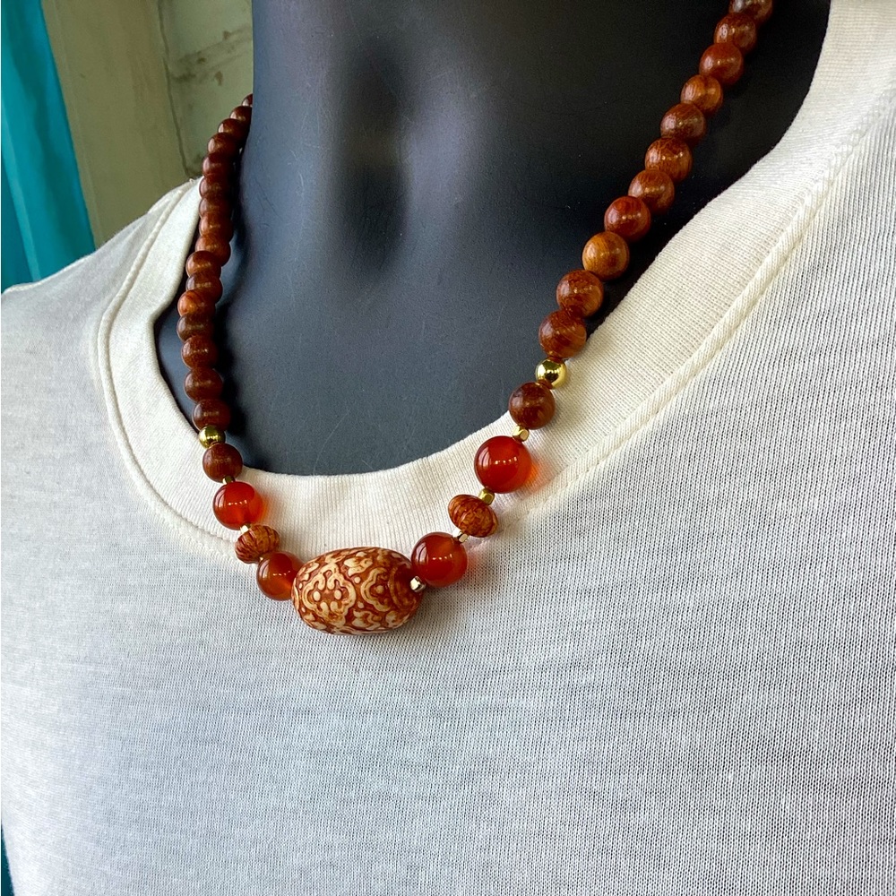S O L D❗️Men’s ‘Ol World European PearWood Necklace 🧡